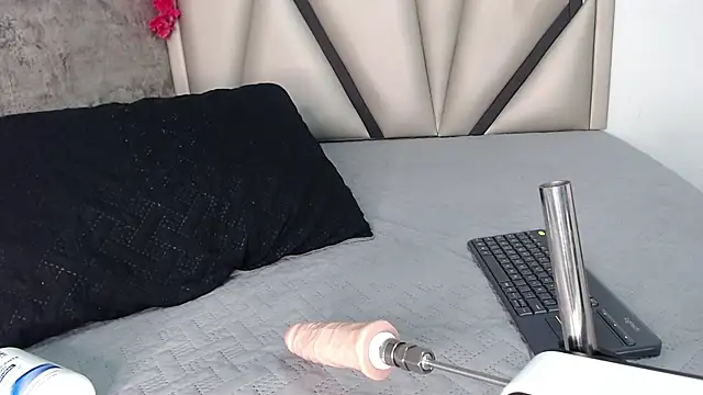 Euphoria 07 online show from December 2025 04:21:01 AM