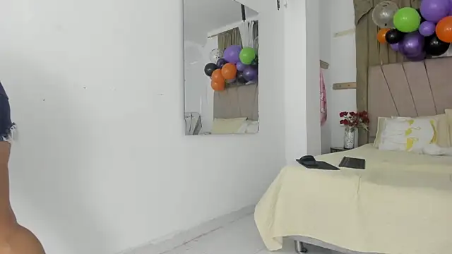 Lady miss    online show from October 2025 01:10:01 PM