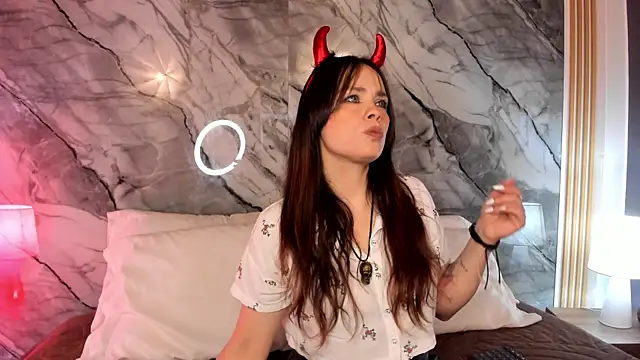 Astridhotman online show from October 2025 06:53:02 PM