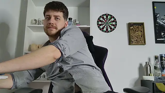 aaron nvk online show from October 2025 09:26:02 PM