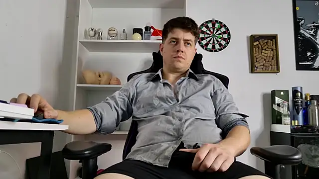 aaron nvk online show from December 2025 07:40:02 PM