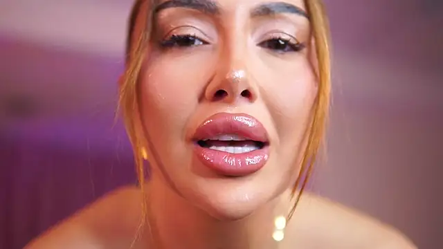 Snapshot of ZennySings chatting on November 2025 12:30:01 PM ZennySings online show from November 2025 12:30:01 PM