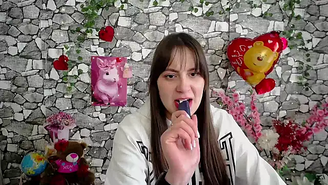 Amanda Bright  online show from February 2026 11:26:01 AM