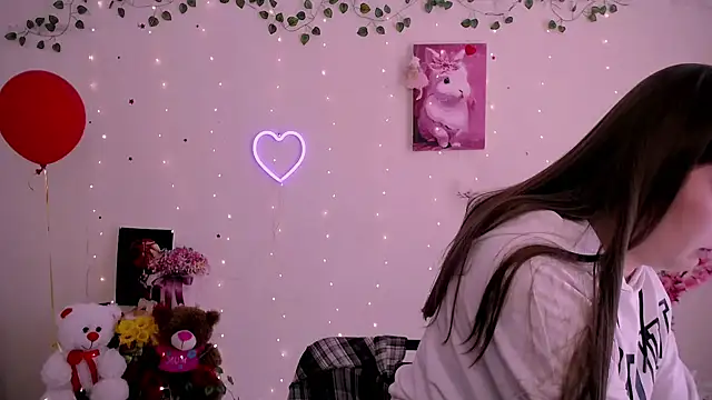 Amanda Bright  online show from April 2026 10:33:01 AM