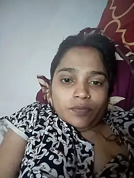 Snapshot of Trisha_71 chatting on June 2026 05:24:01 AM Trisha 71 online show from June 2026 05:24:01 AM