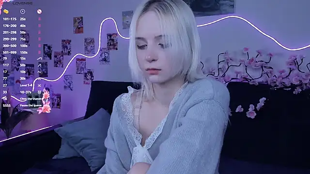 Megan--chan online show from December 2025 07:10:01 PM