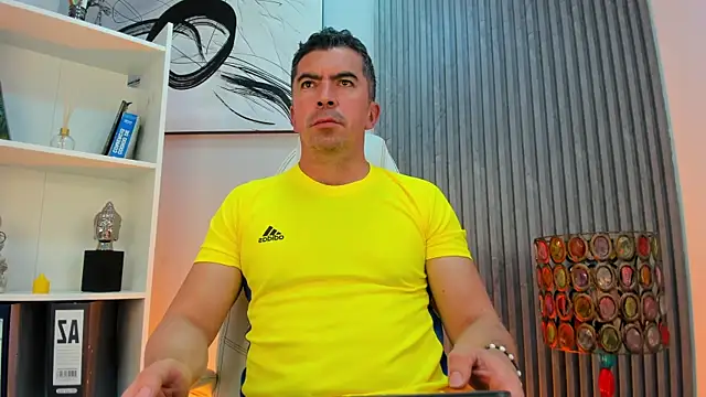 Snapshot of JuanKFit_45 chatting on July 2026 04:16:01 AM JuanKFit 45 online show from July 2026 04:16:01 AM