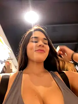 BellaLeclair online show from December 2025 06:49:01 PM