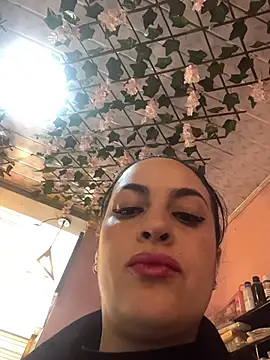 Snapshot of karolNails chatting on February 2026 07:45:01 PM karolNails online show from February 2026 07:45:01 PM