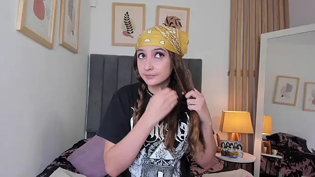 Alice Dickinssonn online show from February 2026 08:38:01 PM