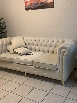 jayjayja19 online show from April 2026 01:52:01 AM