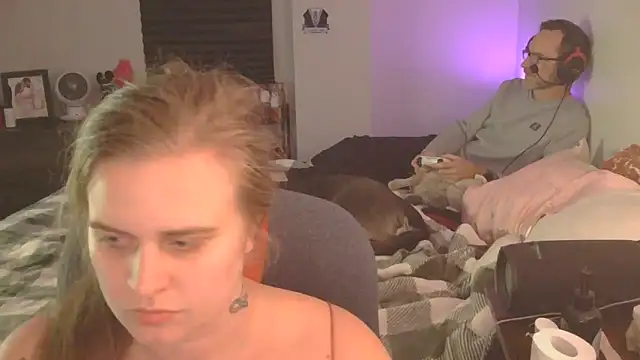 Sexyblonde12344 online show from September 2025 12:12:02 AM