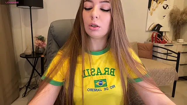 Snapshot of Yummy_Jane chatting on October 2025 01:28:01 AM Yummy Jane online show from October 2025 01:28:01 AM