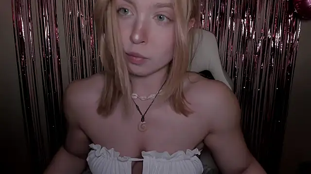 Snapshot of VanillaLivitski chatting on September 2025 03:55:01 PM VanillaLivitski online show from September 2025 03:55:01 PM