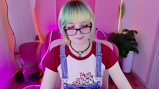 CoralineYoung online show from June 2026 05:06:01 AM