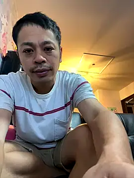 Snapshot of muut1215 chatting on October 2025 03:56:02 PM muut1215 online show from October 2025 03:56:02 PM