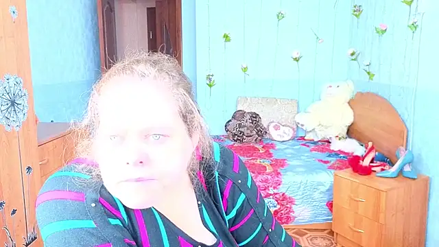 Audrey Aura online show from October 2025 05:41:01 AM