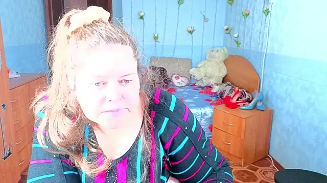 Audrey Aura online show from October 2025 05:19:01 AM