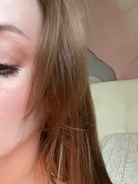 Rosie Holmes  online show from September 2025 11:23:02 AM