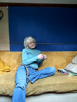 ladyboatlady online show from October 2025 04:24:02 PM