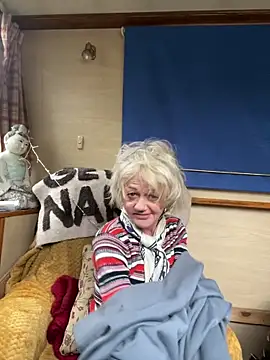 ladyboatlady online show from February 2026 03:29:01 PM