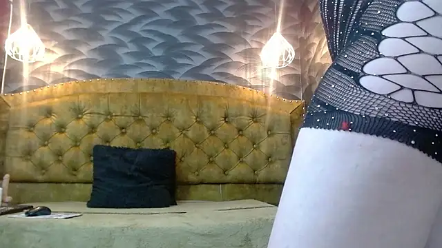Snapshot of AvaNahomix chatting on September 2025 11:11:01 AM AvaNahomix online show from September 2025 11:11:01 AM