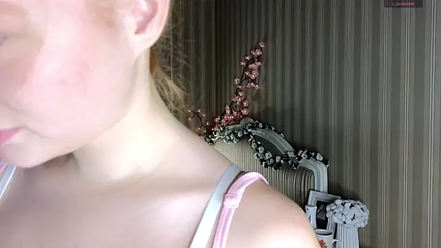 Juuulia  online show from March 2026 02:56:02 PM