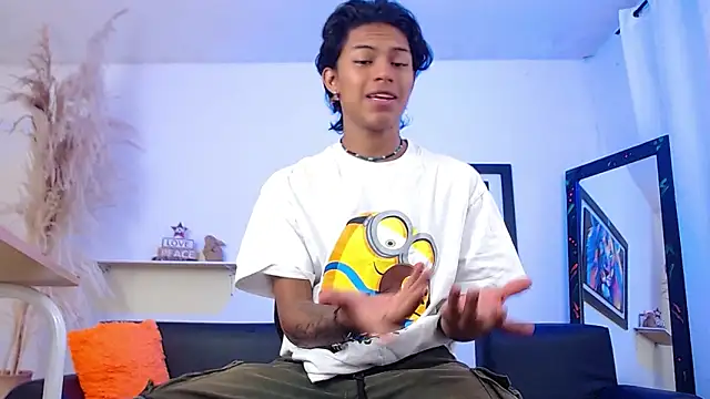 Snapshot of dreyk20 chatting on October 2025 02:05:01 PM dreyk20 online show from October 2025 02:05:01 PM