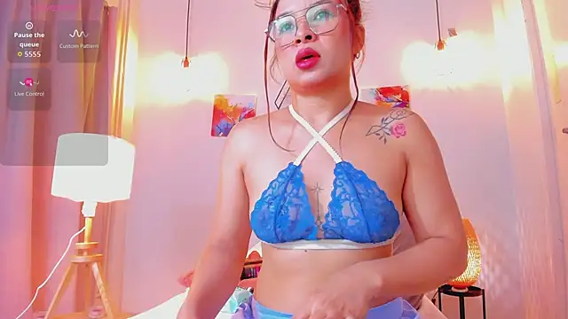 Karlaliones69 online show from February 2026 11:36:02 AM