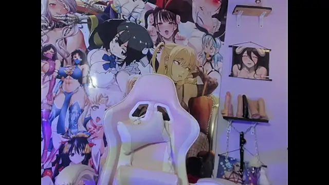 Kylie Moan online show from October 2025 04:33:02 AM