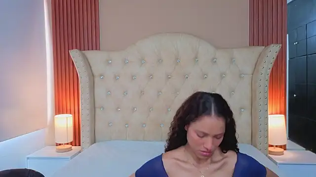 SofiaDelicia online show from November 2025 04:40:02 PM