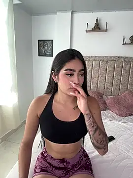 Snapshot of EmiilyEvans_ chatting on September 2025 09:37:01 PM EmiilyEvans online show from September 2025 09:37:01 PM