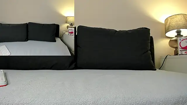 Frank Yong online show from October 2025 05:53:02 AM