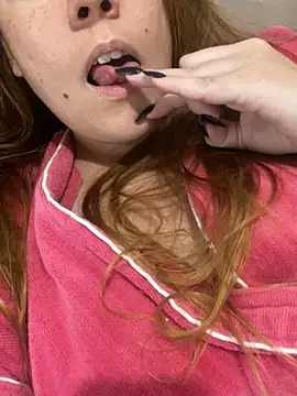 Snapshot of Lazinha18 chatting on October 2025 02:12:02 AM Lazinha18 online show from October 2025 02:12:02 AM