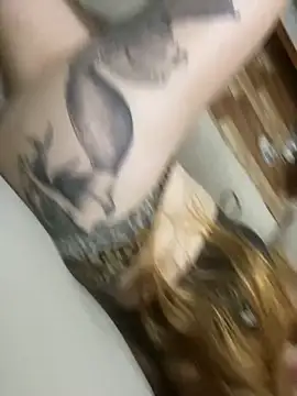 Snapshot of Lazinha18 chatting on October 2025 12:13:01 AM Lazinha18 online show from October 2025 12:13:01 AM