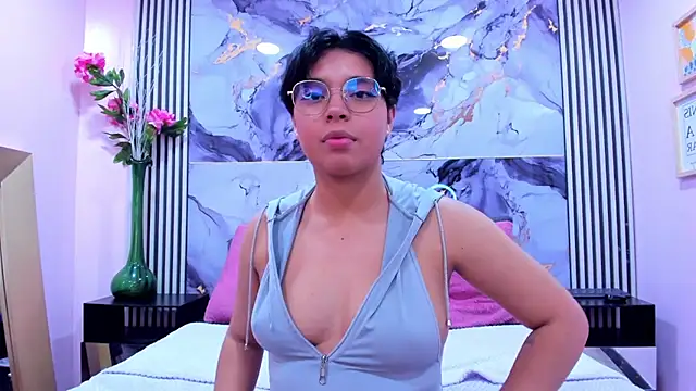Emmaa Lex online show from September 2025 02:44:01 AM