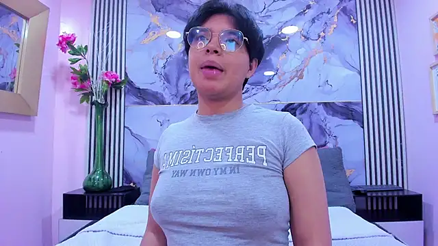 Emmaa Lex online show from September 2025 02:36:02 AM
