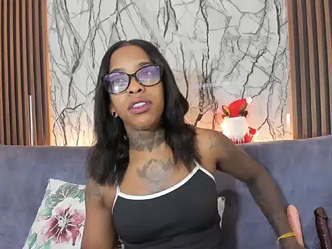 Pauline Fox online show from December 2025 01:04:02 AM