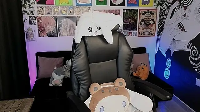 Yuhwan  online show from September 2025 11:15:02 PM