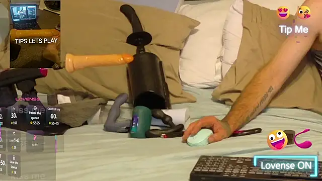 Snapshot of danoo84 chatting on October 2025 04:01:02 AM danoo84 online show from October 2025 04:01:02 AM