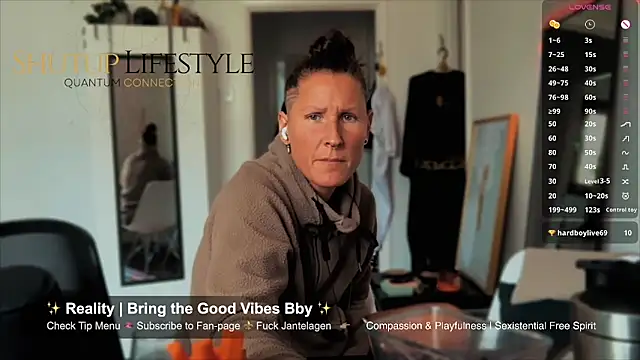 SwingWingWomanSweden online show from May 2026 11:06:01 AM