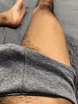 Yucsingl1 online show from April 2026 12:48:01 AM