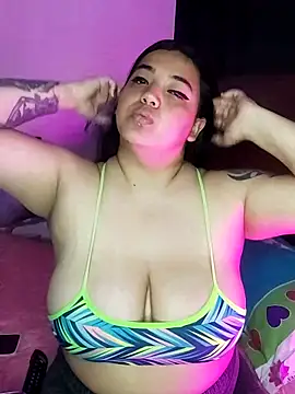 Snapshot of kittenFreyja_ chatting on September 2025 01:06:02 AM kittenFreyja online show from September 2025 01:06:02 AM