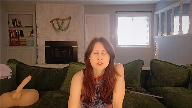 Snapshot of MommyGoddessL chatting on June 2026 11:54:01 PM MommyGoddessL online show from June 2026 11:54:01 PM