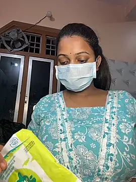 Snapshot of YOURMISTHI chatting on November 2025 02:39:01 PM YOURMISTHI online show from November 2025 02:39:01 PM