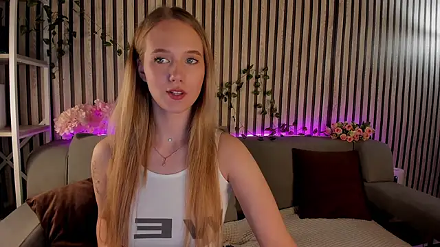 Casey Sweeet online show from May 2026 02:04:01 PM