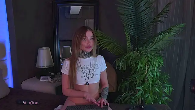 AriWild online show from April 2026 04:51:01 AM