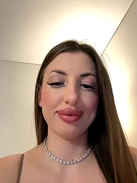 Snapshot of TiffaNoel chatting on October 2025 03:43:01 PM TiffaNoel online show from October 2025 03:43:01 PM