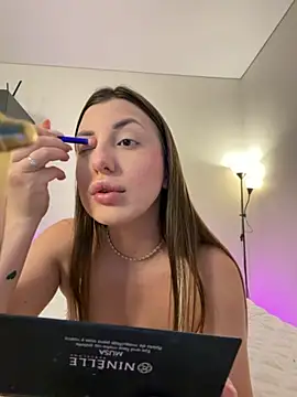 Snapshot of TiffaNoel chatting on October 2025 01:14:01 PM TiffaNoel online show from October 2025 01:14:01 PM