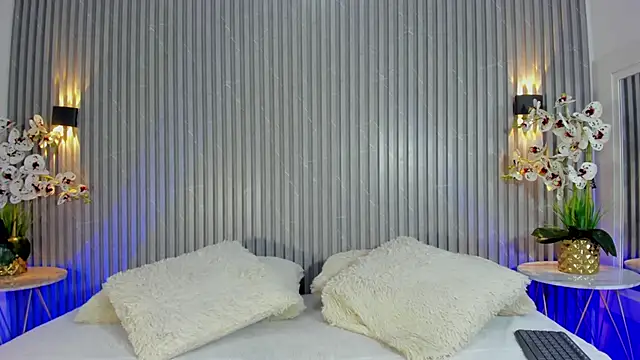 Snapshot of SOPHICOLLINS chatting on September 2025 07:03:02 PM SOPHICOLLINS online show from September 2025 07:03:02 PM